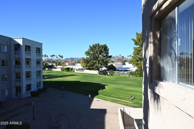 Building Photo - 7870 E Camelback Rd