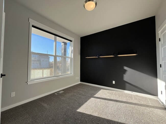 Building Photo - Expansive 2020 Forest Grove Home with 4 Bedrooms, Loft, Modern Kitchen & Covered Patio