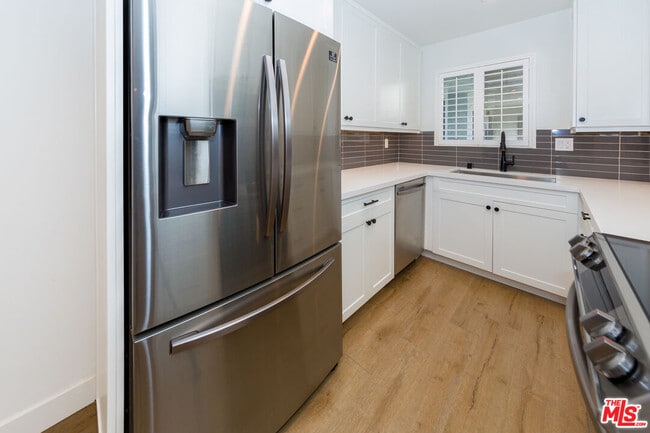 Building Photo - 610 Orlando Ave