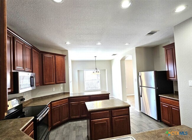 Building Photo - 316 Julian Point