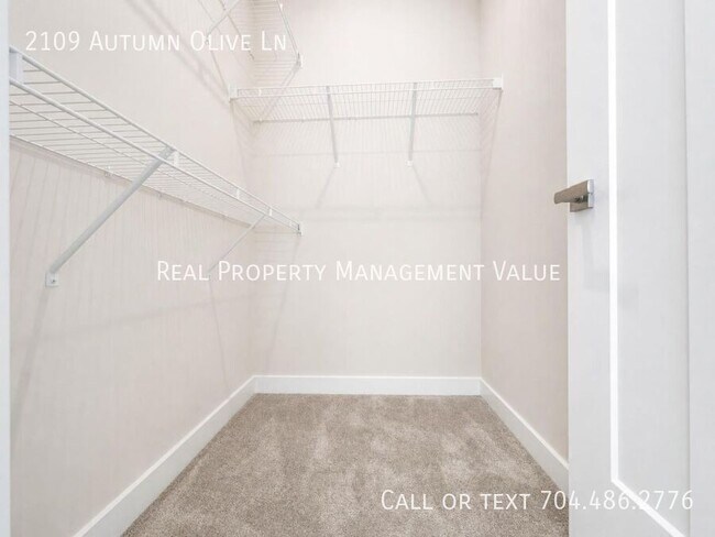 Building Photo - 2109 Autumn Olive Ln