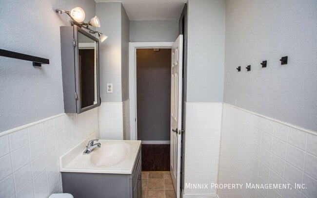 Building Photo - 4611 33rd St