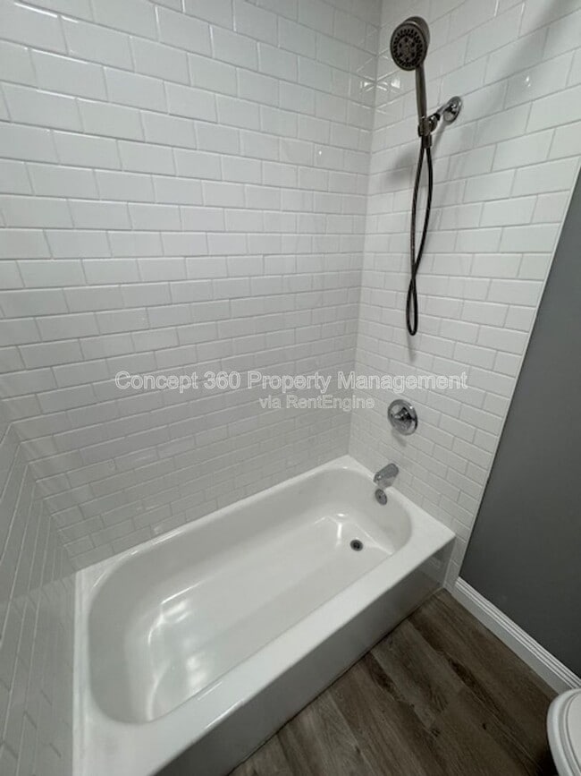 Building Photo - 714 Lime Ave