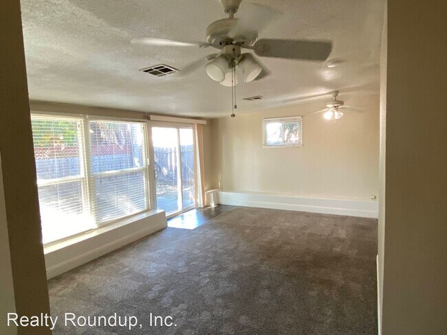 Building Photo - 3 br, 1 bath House - 1656 Country Club Blvd