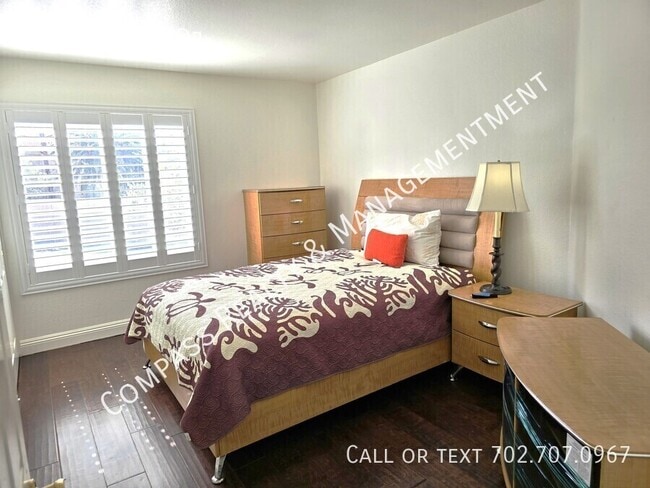 Building Photo - 2648 N Ontario Dr