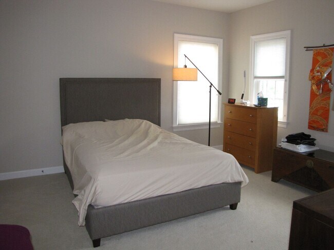 Building Photo - Beautiful Single Family Home In Alexandria
