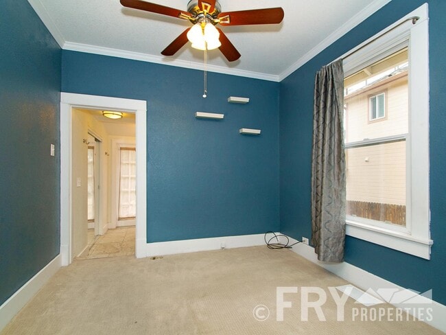 Building Photo - Classic bungalow with modern finishes in burgeoning Regis neighborhood.