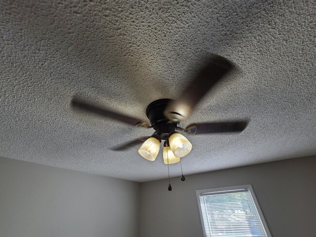 Building Photo - 134 Calvin Ct