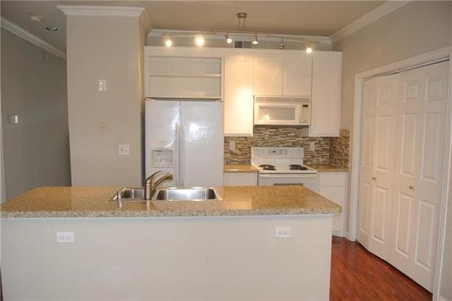 Building Photo - 2366 Southcourt Cir