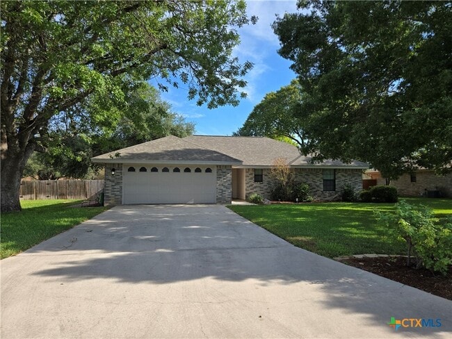 Primary Photo - 776 Country Club Dr