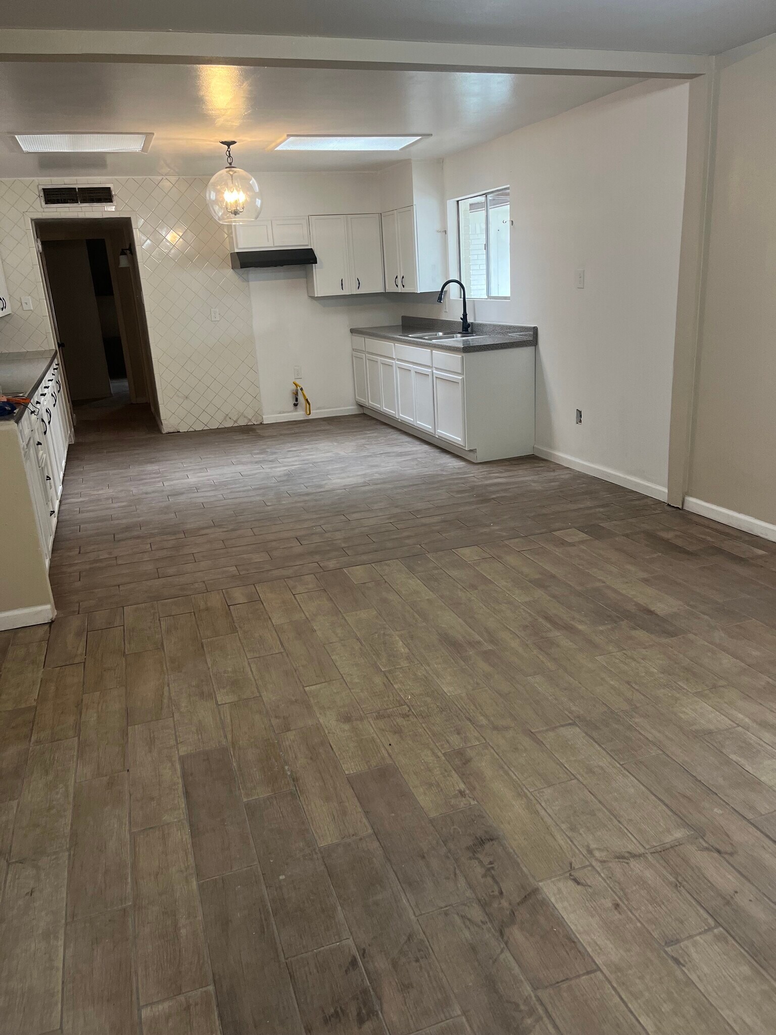 Kitchen - 8700 Winchester Rd