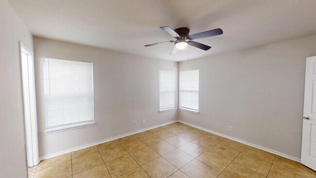 Building Photo - Step into comfort and style with this beautiful 3-bedroom home!