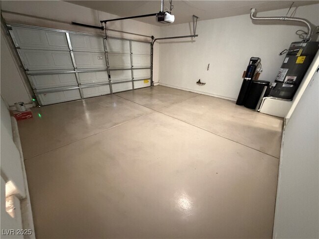 Building Photo - 9233 W Sunny Oven Ct