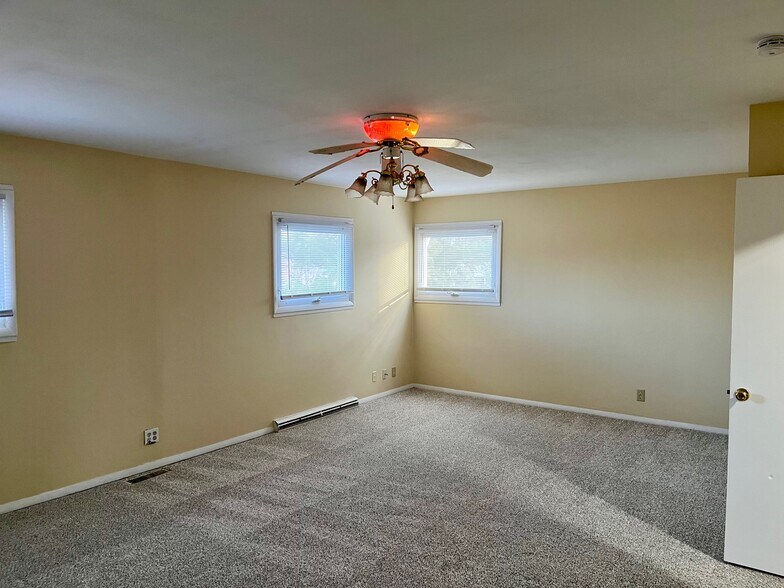 Building Photo - 221 Eisenhower Dr