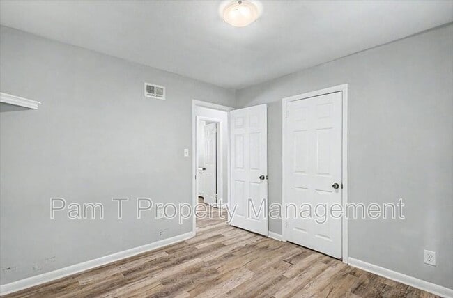 Building Photo - 1719 E 59th St