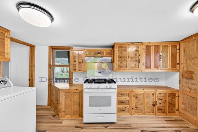 Building Photo - 3 Bedroom Single Family Home- Wyoming- Completely Remodeled!!!