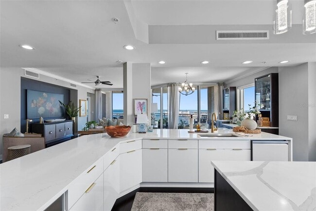 Building Photo - 5823 Bowen Daniel Dr