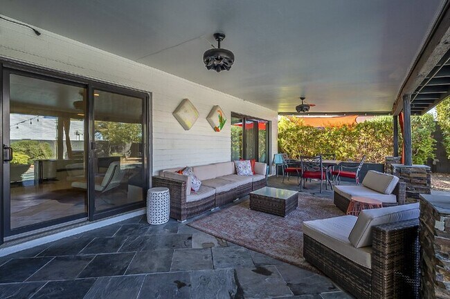 Building Photo - 10610 N 35th St