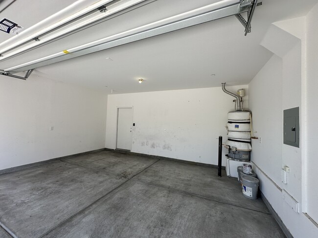 Building Photo - 4566 Mansart Ct