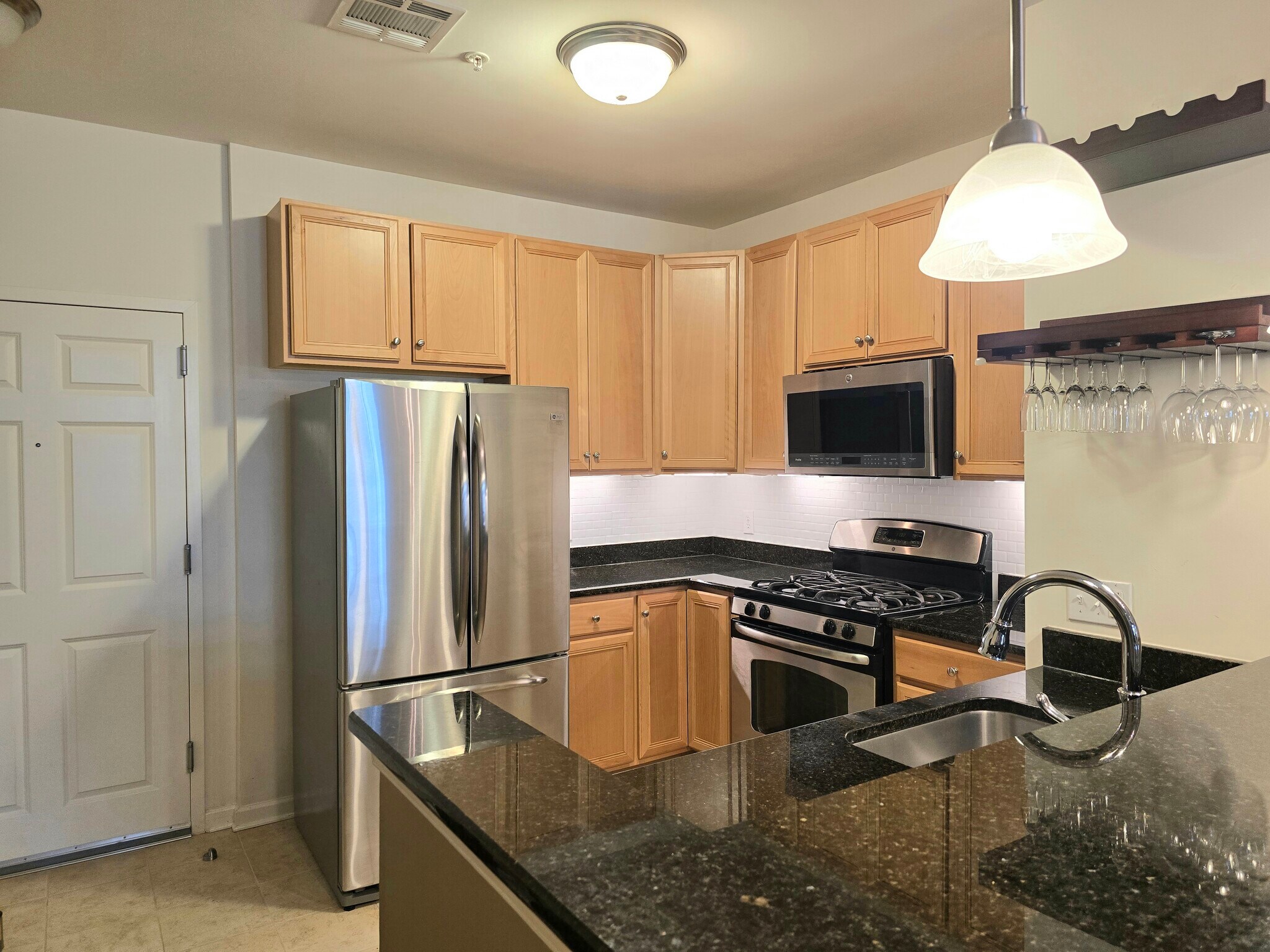 Building Photo - 350 W Elm St