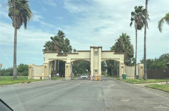 Building Photo - 12 Ashley Dr