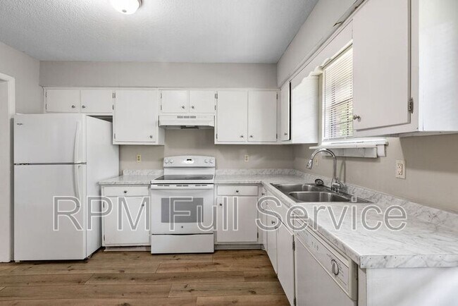 Building Photo - 4426 Central Valley Dr