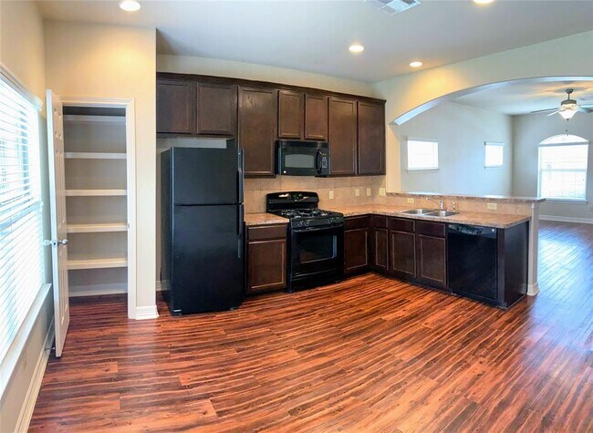 Building Photo - 313 Woodland Hills Dr
