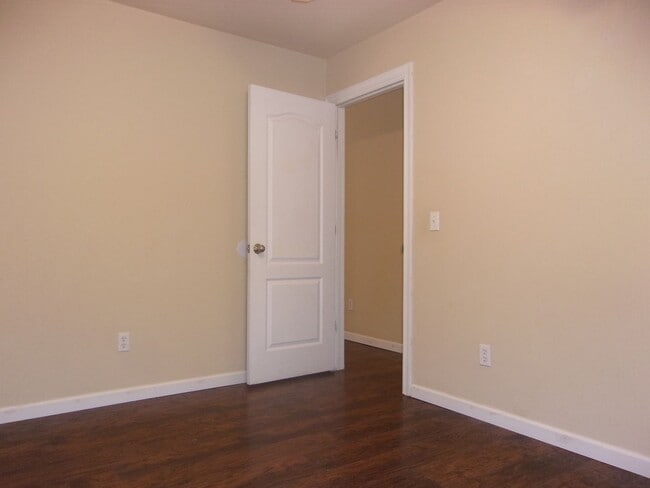 Building Photo - 3 BED 2 BATH 2 CAR GARAGE HOME- NW OKC
