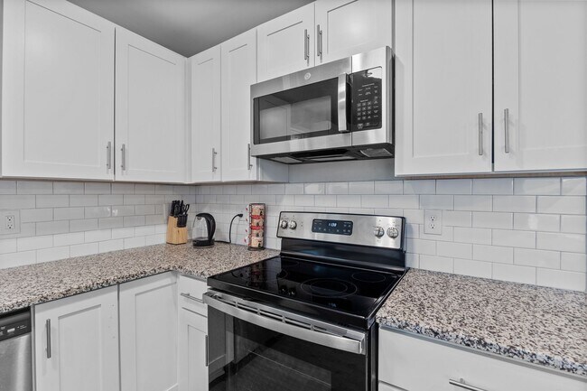 Building Photo - 607 Dowd St