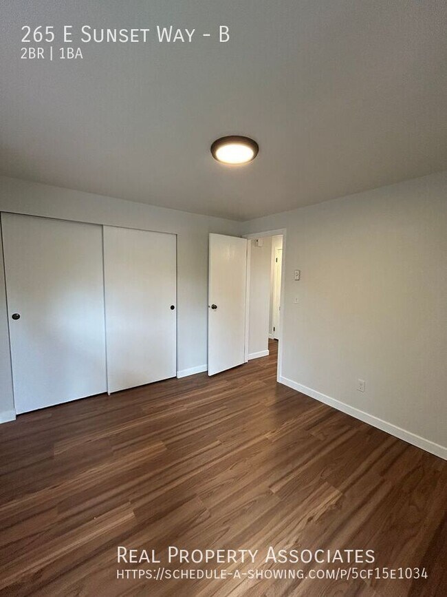 Building Photo - 265 E Sunset Way