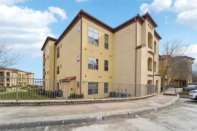 Building Photo - 17040 W Farm To Market 1097