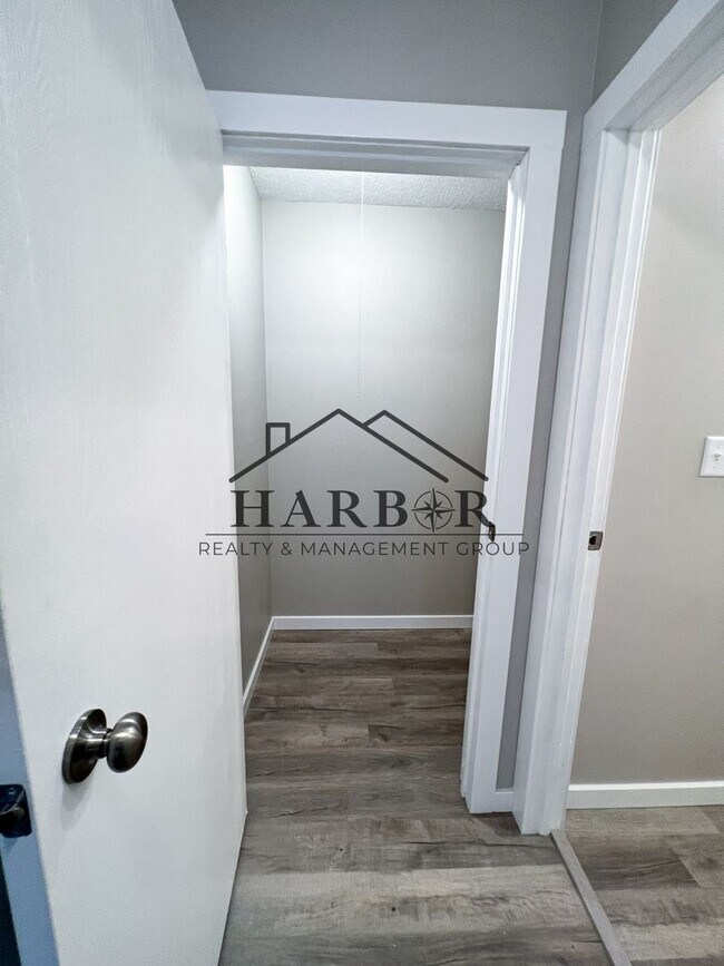 Building Photo - 1 Bedroom 1 Bath - New Avon - SPECIAL: App...