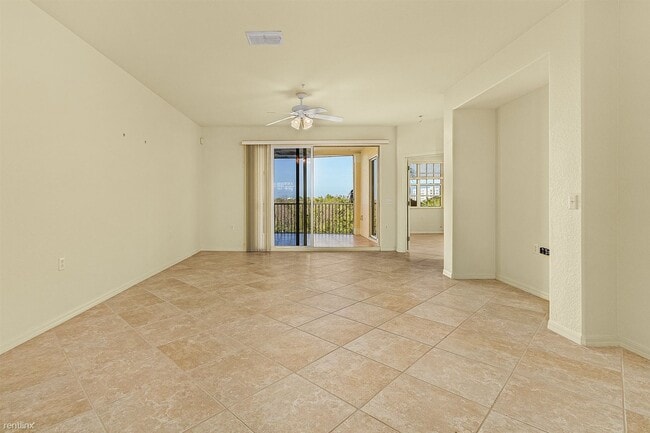 Building Photo - 2 br, 2 bath Condo - 20031 Sanibel View Ci...