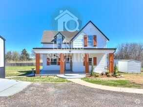 Building Photo - Beautifully Updated Norman 3 Bed 1.5 Bath ...