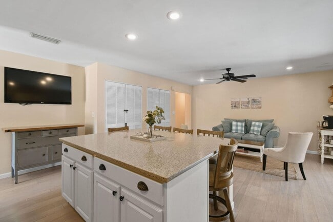 Building Photo - 15739 75th Way N