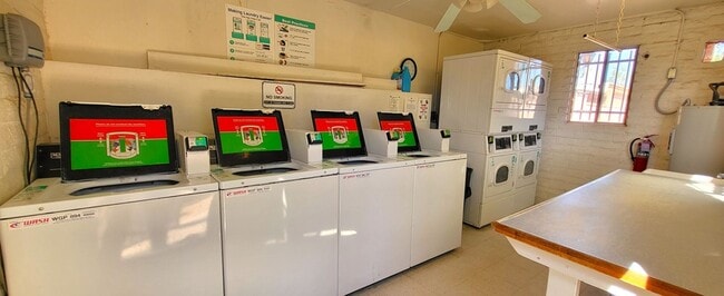 Building Photo - LOVELY CENTRAL PHOENIX TOWNHOME READY TO RENT!!!