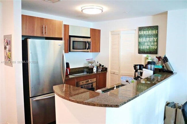 Building Photo - 300 S Biscayne Blvd