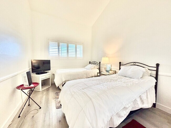 Building Photo - 2 Bedroom + 2 Bathroom Condo | Surfside III | Port Hueneme | Furnished