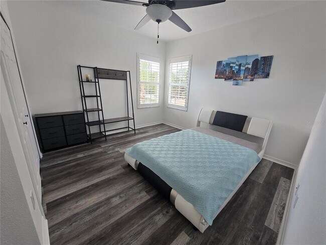 Building Photo - 8111 Santa Rosa Ct