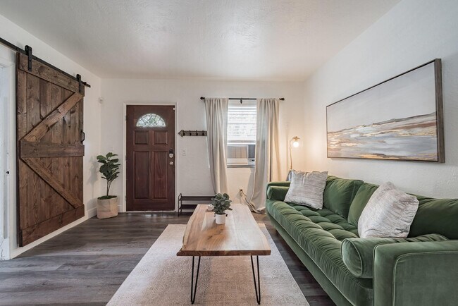 Building Photo - 1016-1042 NW 42nd St