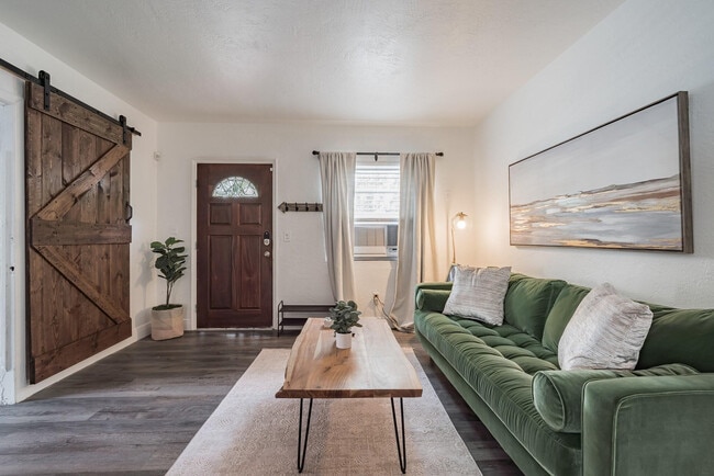 Building Photo - 1016 Street