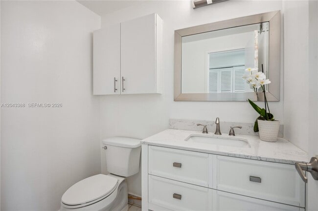 Building Photo - 3505 S Ocean Dr