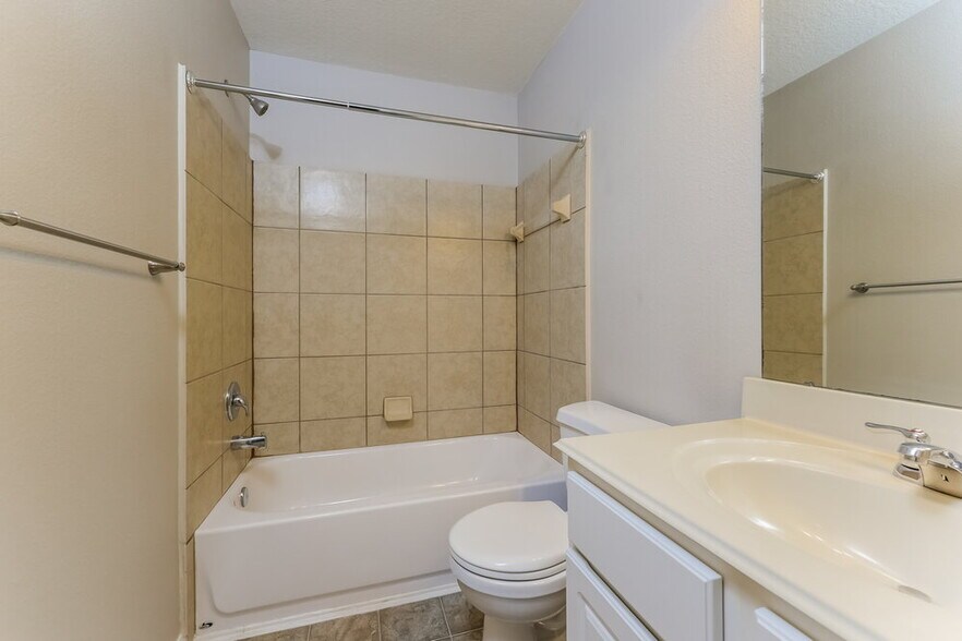 Building Photo - 9957 Yearling Pl