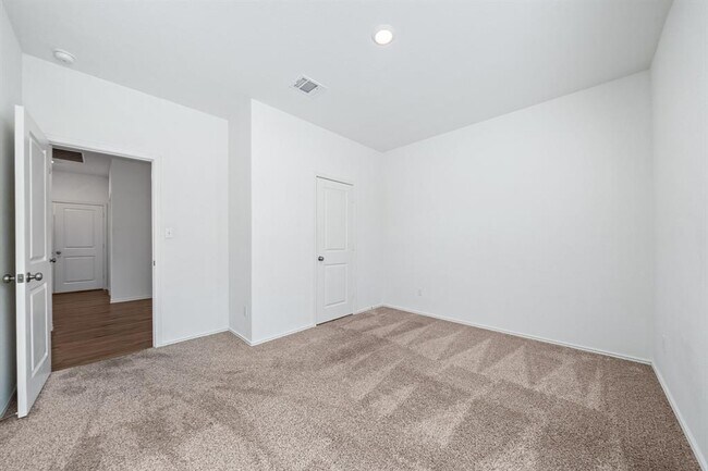 Building Photo - 13601 Mussel Rn