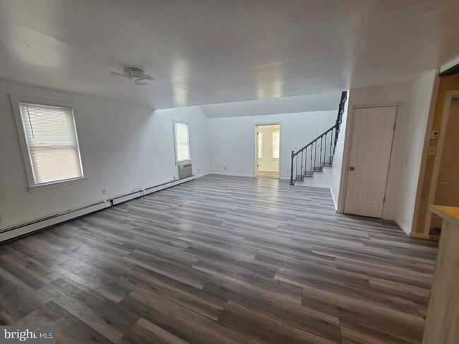 Building Photo - 522 Kuser Rd