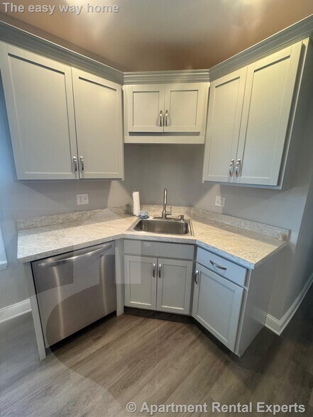 Building Photo - 103 Webster St