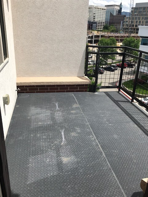 Building Photo - Incredible 5th Floor Condo ~ City Side Lofts