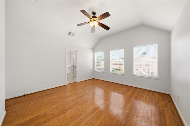 Building Photo - 218 Plaza Del Sol Park