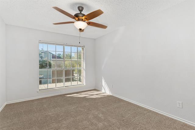 Building Photo - 3550 Country Square Dr