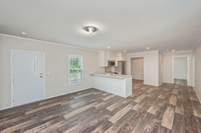 Building Photo - 126 Pansy Ln